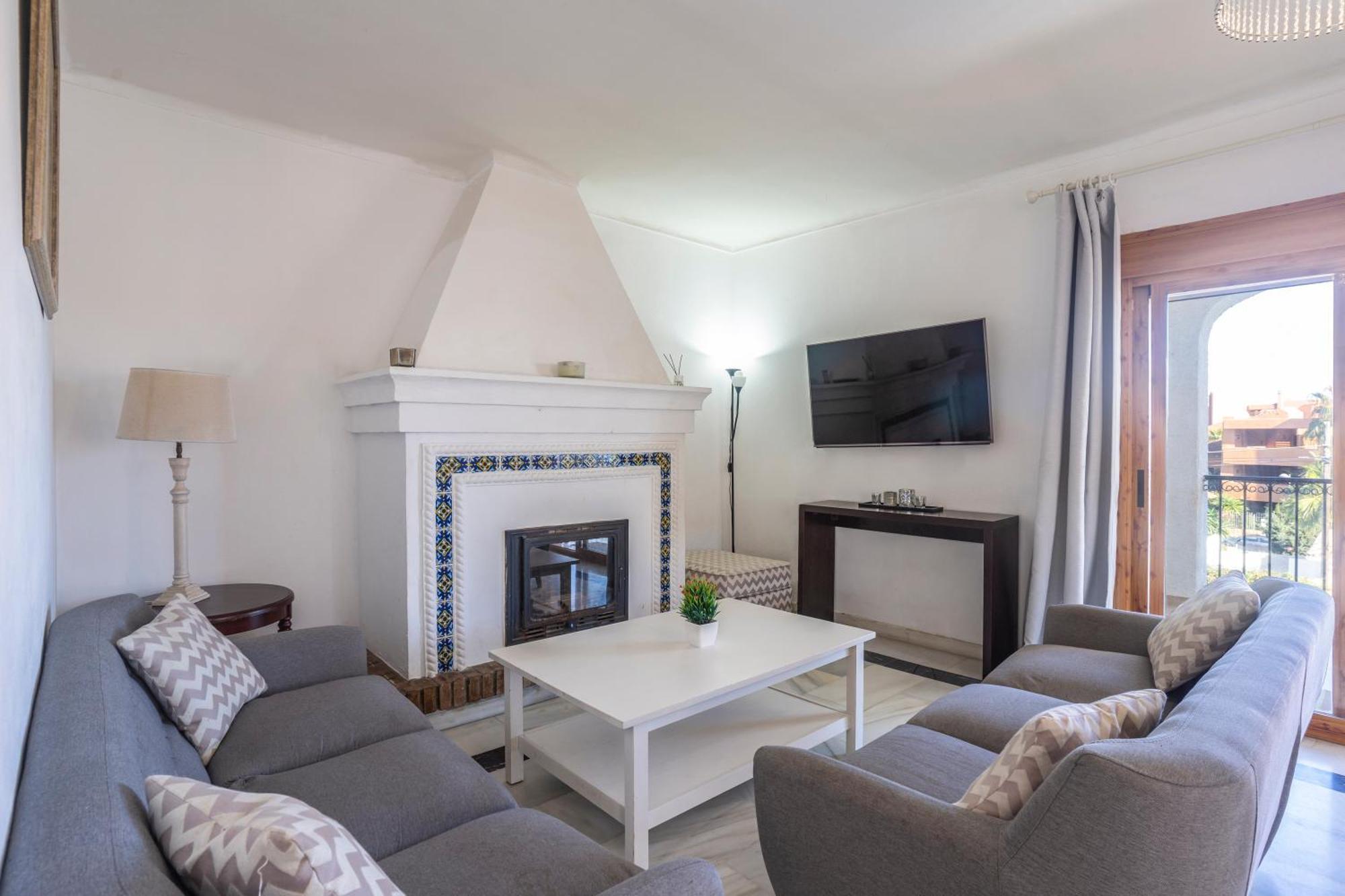 Beautiful 5 Bedroom Villa, Sea Views, Private Pool, Estepona Newly Refurbished 外观 照片