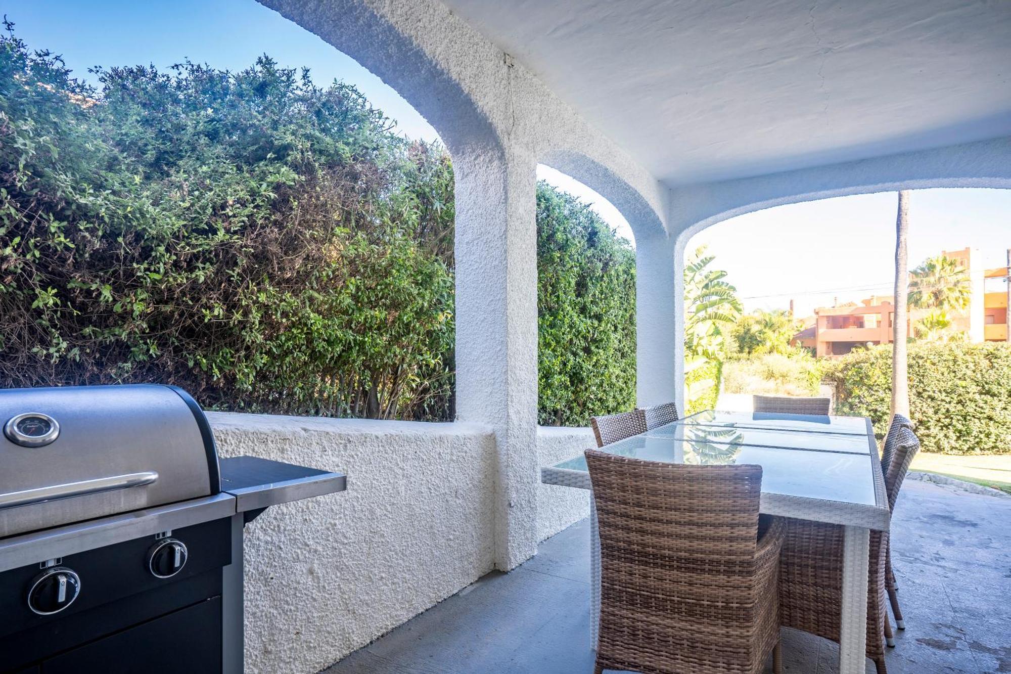 Beautiful 5 Bedroom Villa, Sea Views, Private Pool, Estepona Newly Refurbished 外观 照片