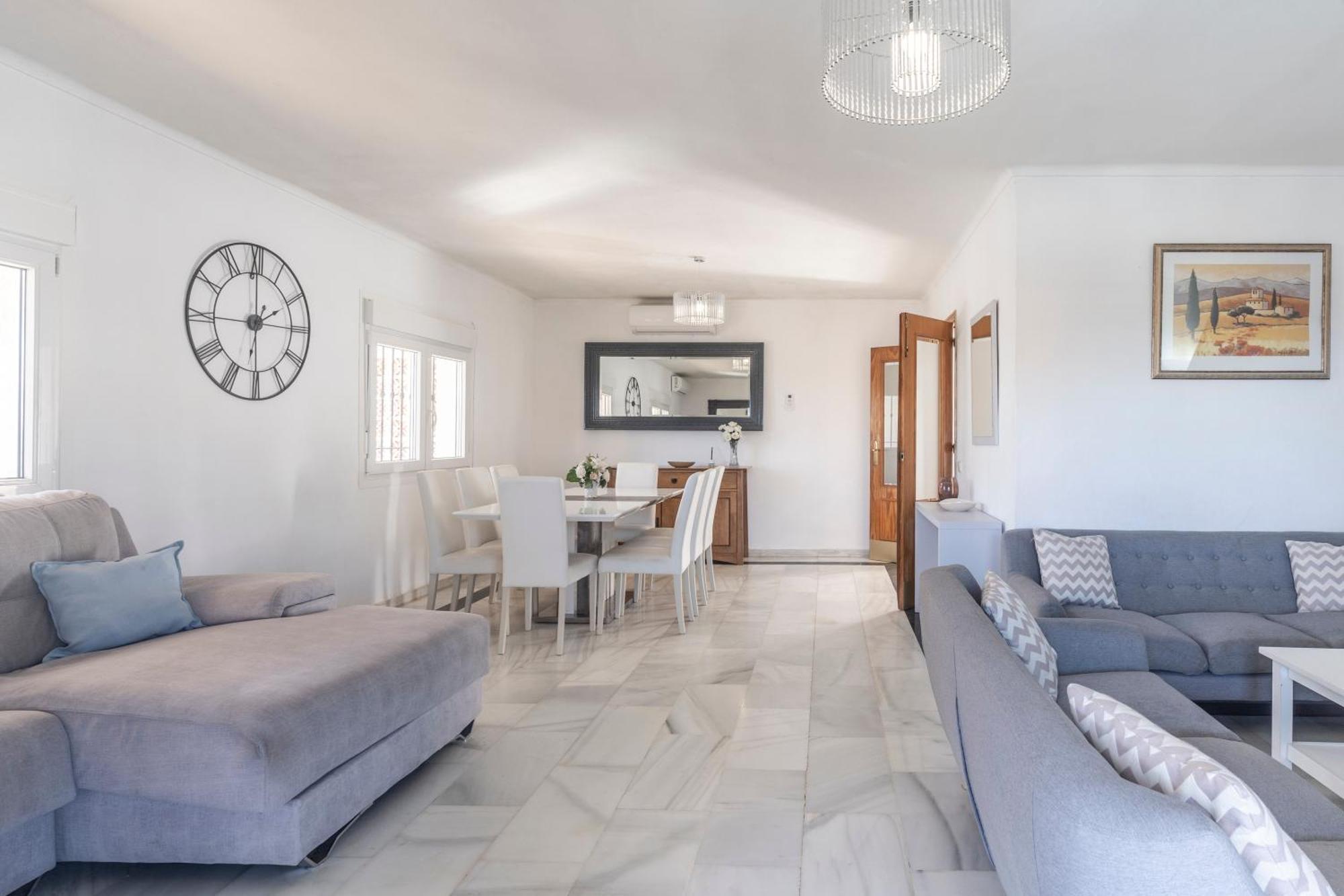 Beautiful 5 Bedroom Villa, Sea Views, Private Pool, Estepona Newly Refurbished 外观 照片